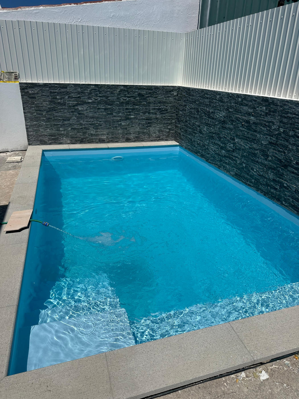 Piscina com tela Azul Claro
