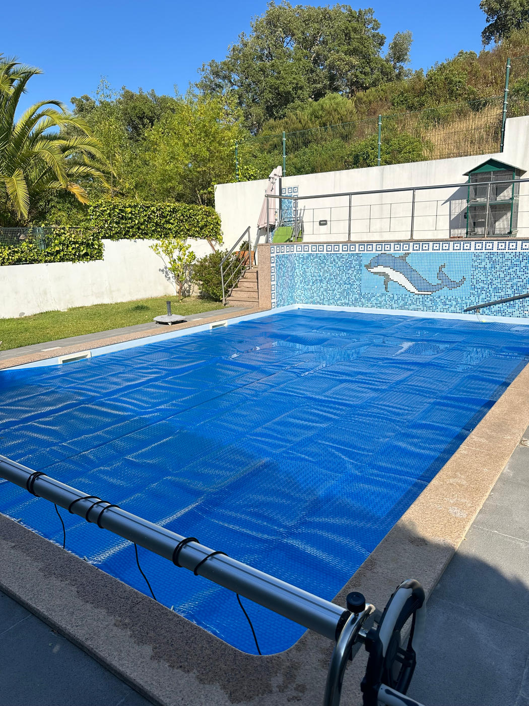 Piscina com cobertura de bolhas